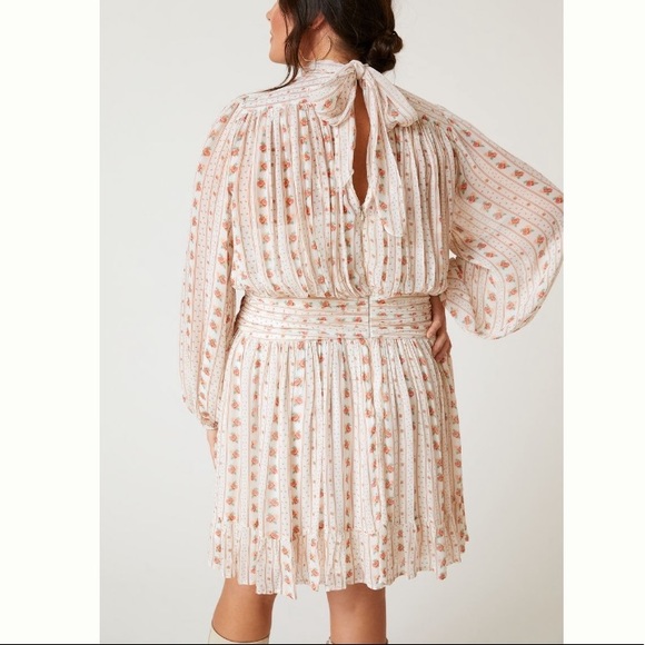 Anthropologie Floral Mini - Picture 8 of 11